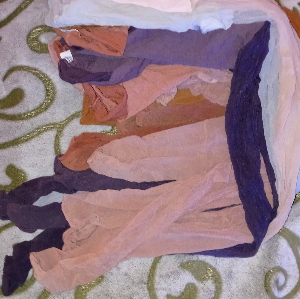 10 pairs of pantyhose